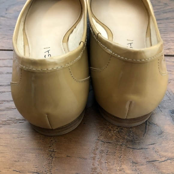 Via Spiga Beige Patent Flats - Size 5 - Picture 5 of 11